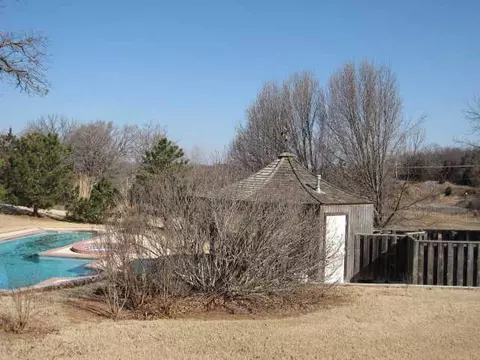 5600 E Waterloo Rd, Edmond, OK 73034 photo 3