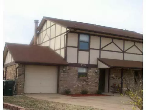 2301 Heatherfield Ln, Norman, OK 73071 photo 1