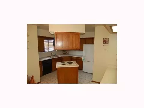 2002 Oak Forest Dr, Norman, OK 73071 photo 3