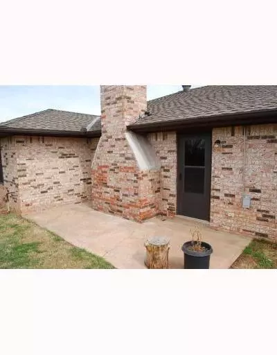 2002 Oak Forest Dr, Norman, OK 73071 photo 2