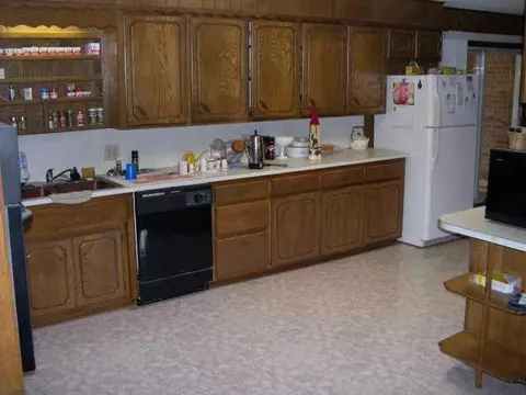 18806 Fishmarket, Mcloud, OK 74851 photo 2