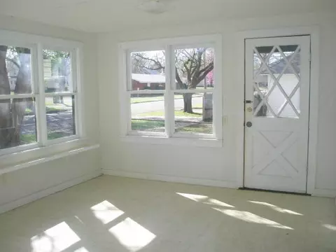 523 E Harrison, Guthrie, OK 73044 photo 4