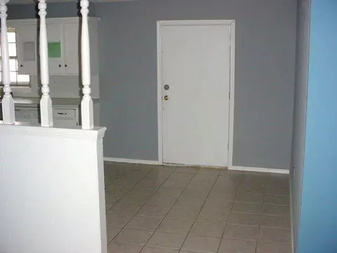 205 E Cherry Ave, Yukon, OK 73099 photo 4