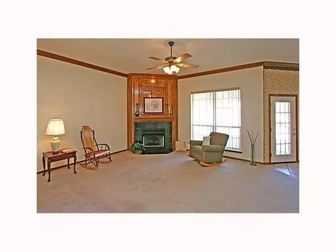 836 Oaklawn Dr, Tuttle, OK 73089 photo 4