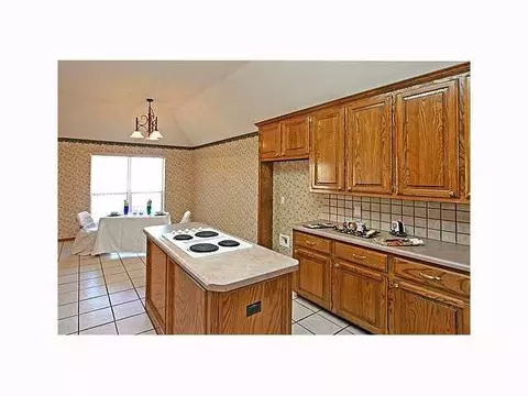 836 Oaklawn Dr, Tuttle, OK 73089 photo 3