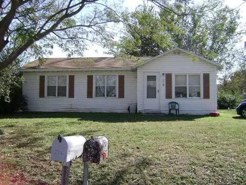 719 E 6th, Chandler, OK 74834 photo 1