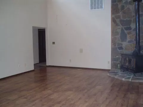 511 Cedar Springs Dr, Tuttle, OK 73089 photo 2