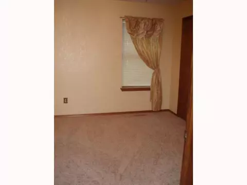 511 Cedar Springs Dr, Tuttle, OK 73089 photo 11