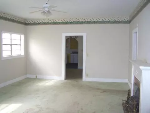 217 E Oklahoma St, Walters, OK 73572 photo 2