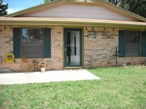 719 N Scott, Edmond, OK 73013 photo 1