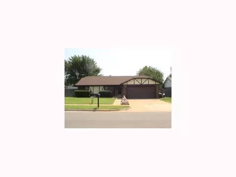 2002 Barb Dr, Norman, OK 73071 photo 1