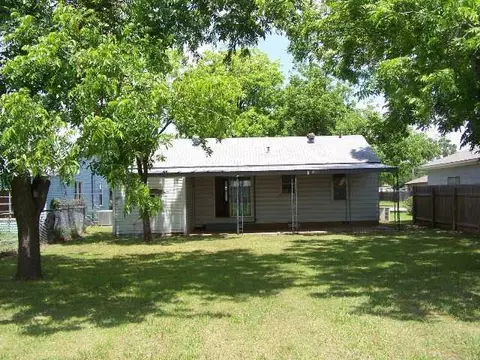 406 E Oklahoma St, Walters, OK 73572 photo 7