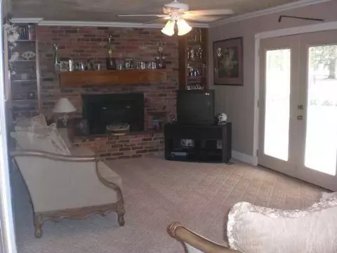 208 Warwick Ln, Idabel, OK 74745 photo 3