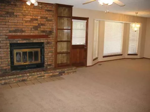 308 Brighton Dr, Edmond, OK 73003 photo 3