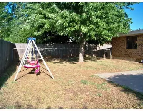2109 Memphis, Norman, OK 73071 photo 12