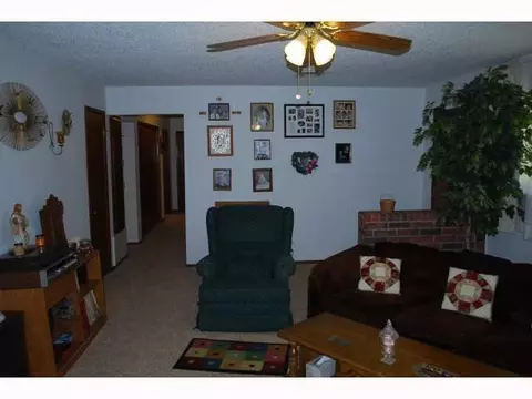 5508 E Lakeview Dr, Harrah, OK 73045 photo 2