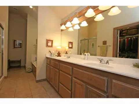 4206 Frontier Ln, Tuttle, OK 73089 photo 8