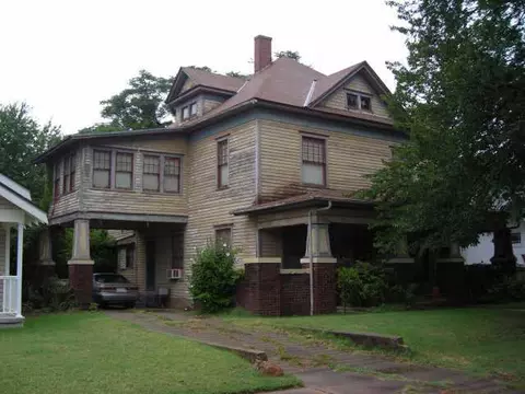 911 E Harrison, Guthrie, OK 73044 photo 3