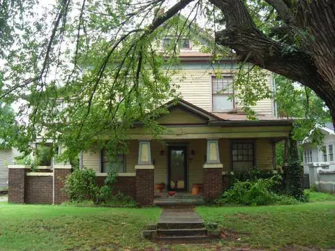 911 E Harrison, Guthrie, OK 73044 photo 2