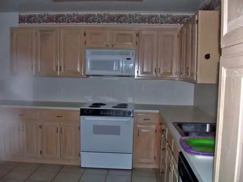 7 E Locust, Tuttle, OK 73089 photo 3