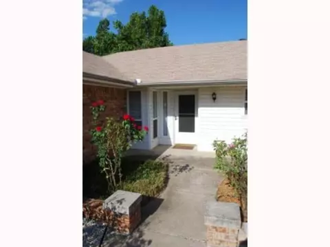 809 N Parkview, Moore, OK 73170 photo 2