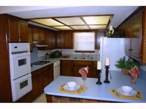 809 N Parkview, Moore, OK 73170 photo 4