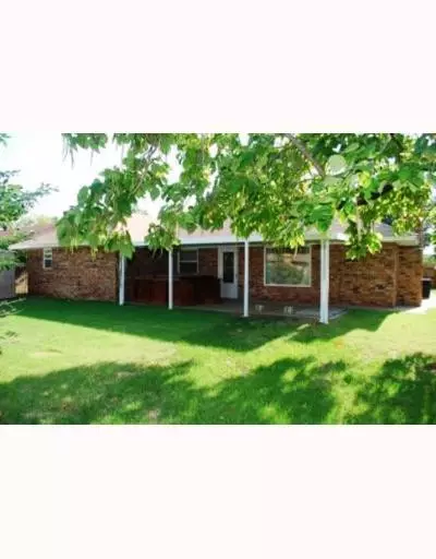 809 N Parkview, Moore, OK 73170 photo 10