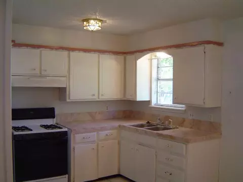 1211 E Brks, Norman, OK 73071 photo 2