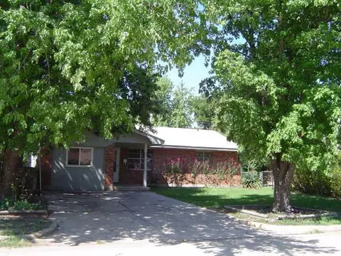 1211 E Brks, Norman, OK 73071 photo 1