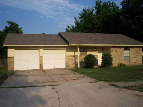 1417 Oakcrest, Norman, OK 73071 photo 1