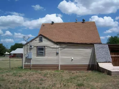 300 N 6th St, Thomas, OK 73669 photo 6