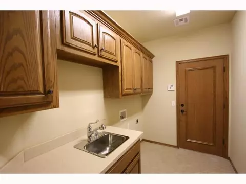 4609 Riverside Dr, Tuttle, OK 73089 photo 9
