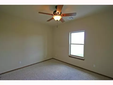 4609 Riverside Dr, Tuttle, OK 73089 photo 10