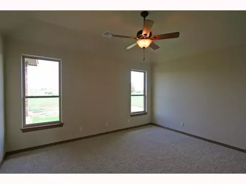 4609 Riverside Dr, Tuttle, OK 73089 photo 7