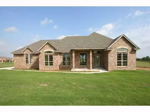 4609 Riverside Dr, Tuttle, OK 73089 photo 1