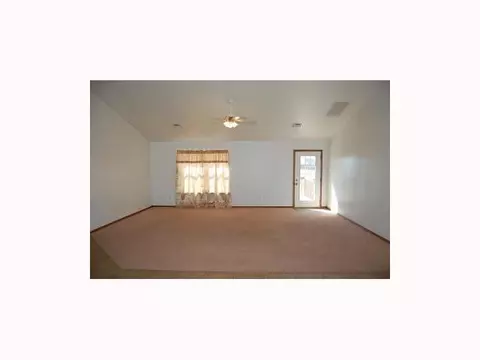 1477 County Rd 1189, Tuttle, OK 73089 photo 2