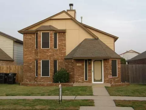 2110 S Lakecrest Dr, Moore, OK 73170 photo 1
