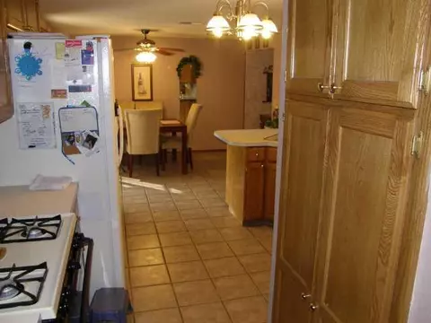 2110 S Lakecrest Dr, Moore, OK 73170 photo 6
