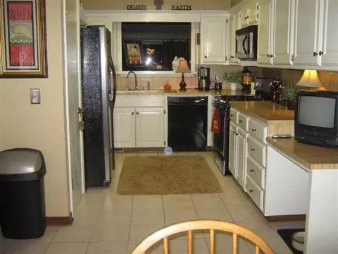 2108 E 37th St, Edmond, OK 73013 photo 2