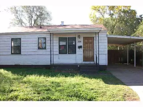 704 Chris Ave, Altus, OK 73521 photo 1