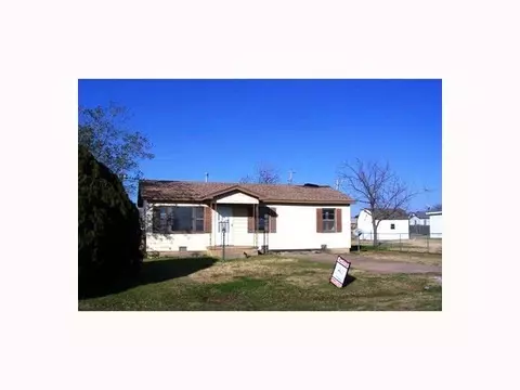 313 Oklahoma St, Geronimo, OK 73543 photo 1