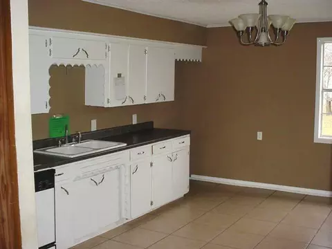 608 5th St, Stuart, OK 74570 photo 3
