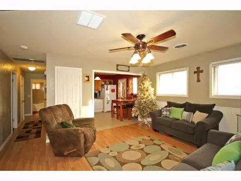 204 Vernice, Tuttle, OK 73089 photo 2