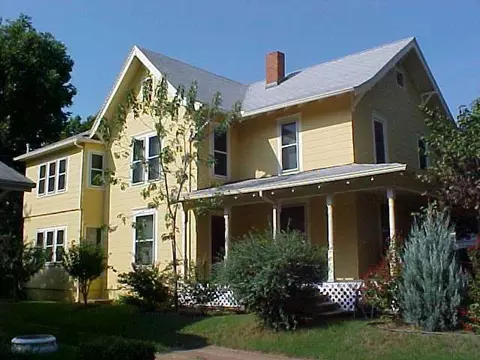 811 E Noble, Guthrie, OK 73044 photo 1