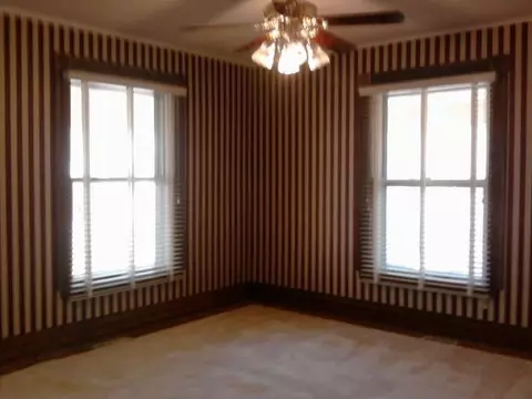 811 E Noble, Guthrie, OK 73044 photo 4