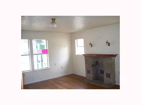 330 E 17th St, Ada, OK 74820 photo 2