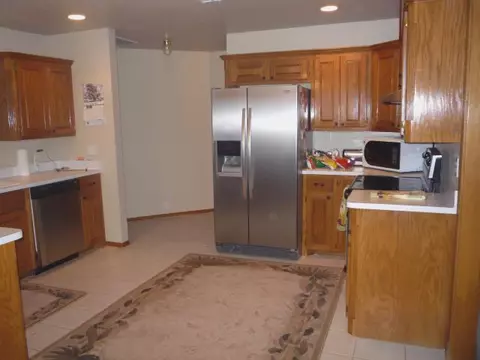 306 Willow Creek Dr, Tuttle, OK 73089 photo 2