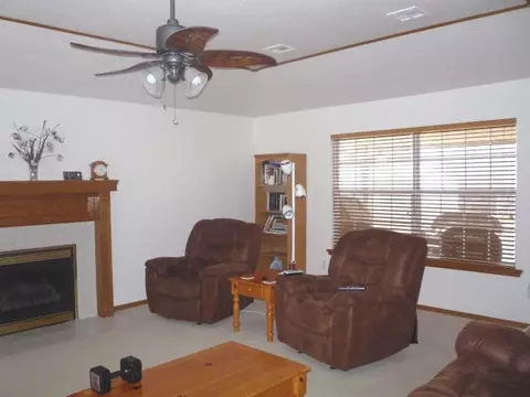 306 Willow Creek Dr, Tuttle, OK 73089 photo 5