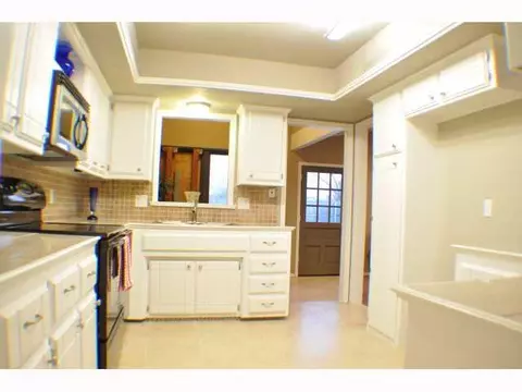 200 Loch Loop, Yukon, OK 73099 photo 3