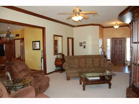 4204 Nugget Ln, Tuttle, OK 73089 photo 2